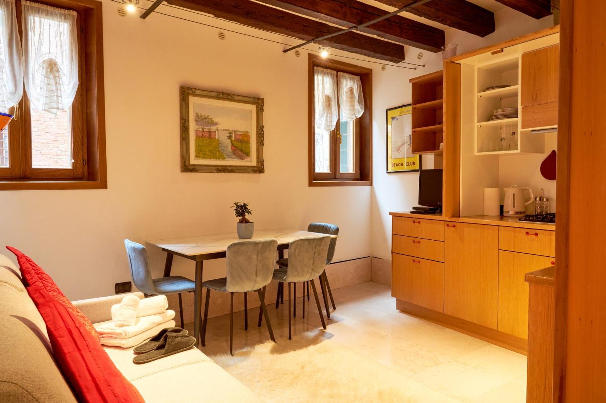 Nama Boutique * Venezia