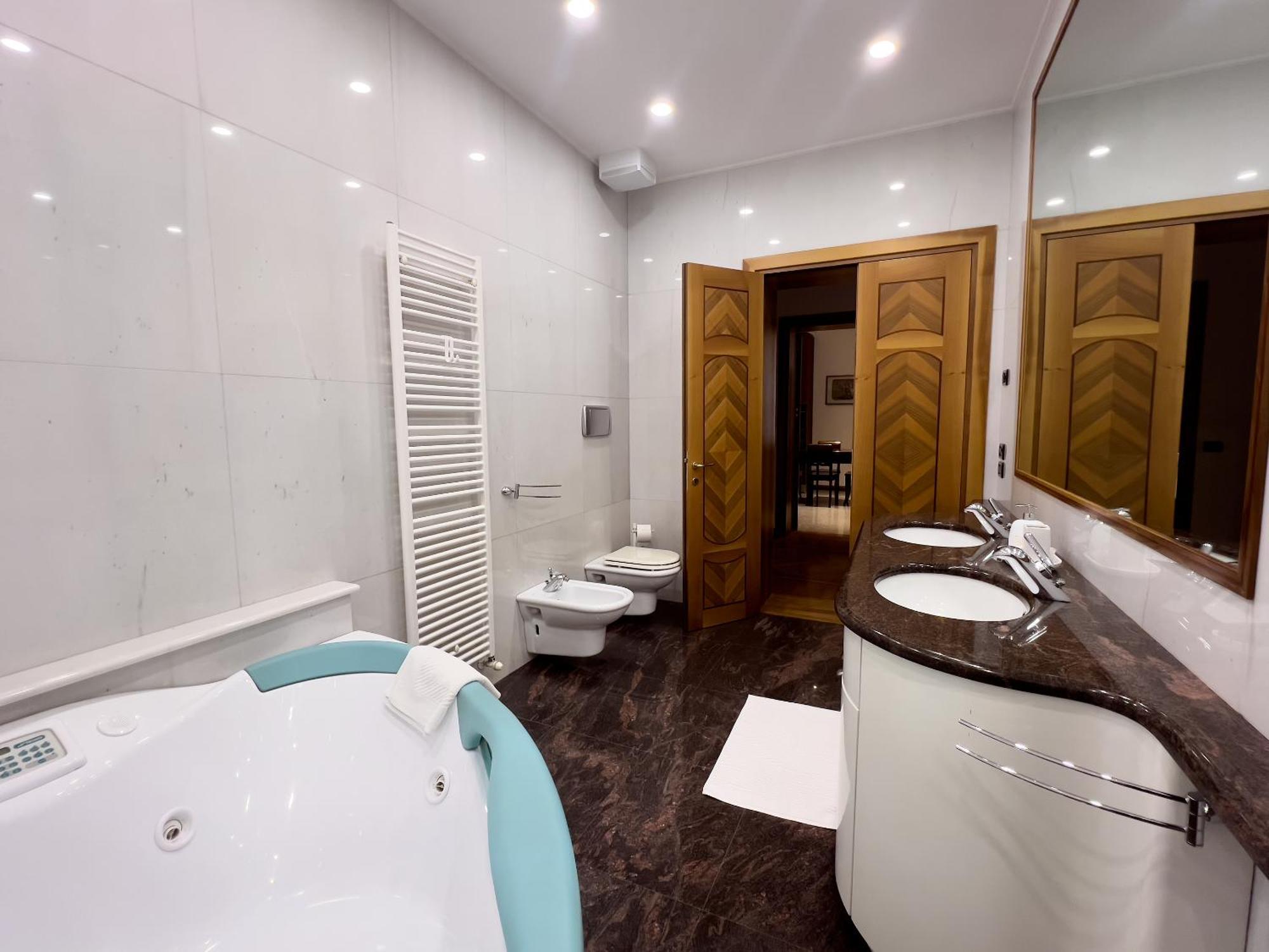 Nama Boutique Venezia